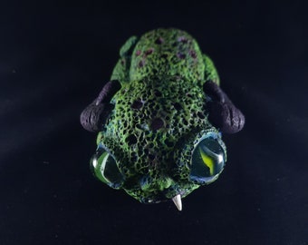 Bo-bo the reptile// handmade sculpture