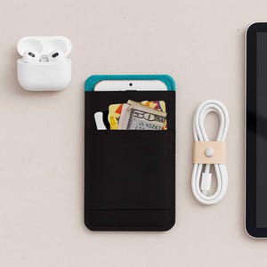 Handgefertigte Smartphone Tasche für iPhone 17 / 16 / 15 / 14 / 13 (Air, Pro, Pro Max, Plus, Mini) | Schlanke, vegane Hülle mit Kartenfach