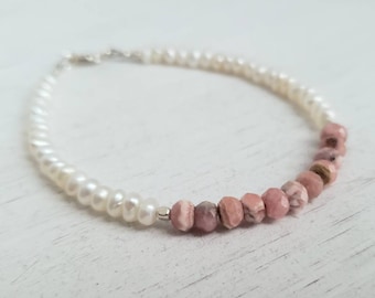 6.625" Délicat Rhodochrosite - Bracelet en argent sterling avec perle d'eau douce - Superposition empilable - Cadeau pour elle - Réglable - Fête des mères