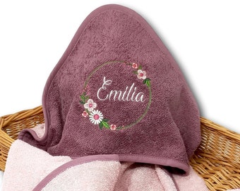 Serviette à capuche brodée avec prénom / cadeau naissance fille / serviette à capuche bébé