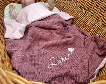 Musselin Babydecke mit Namen bestickt / Babydecke Musselin mit Strick / Babygeschenk zur Geburt / Babydecke personalisiert / Strickdecke