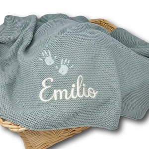 Babydecke mit Namen bestickt / Strickdecke Baby / Taufgeschenk / Babydecke personalisiert Babygeschenk Taufe / Geschenk zur Geburt Bild 9