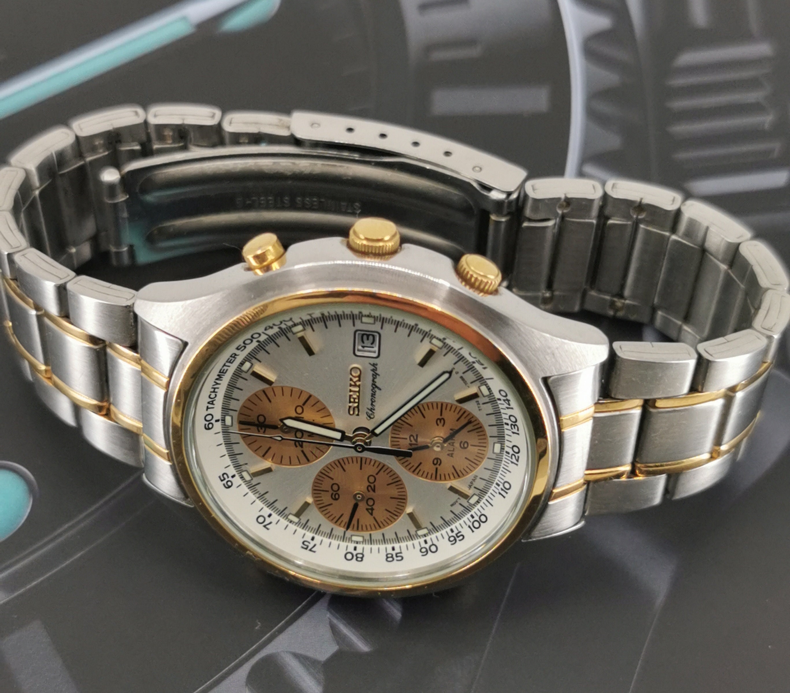 Total 57+ imagen seiko quartz chronograph 7t32 6a50 - Thptnganamst.edu.vn