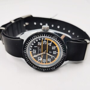 Montre Plongée Vintage Femme Tanagra - Mécanique Manuelle, 17 Rubis - Cadran Noir, Bracelet écru - Occasion