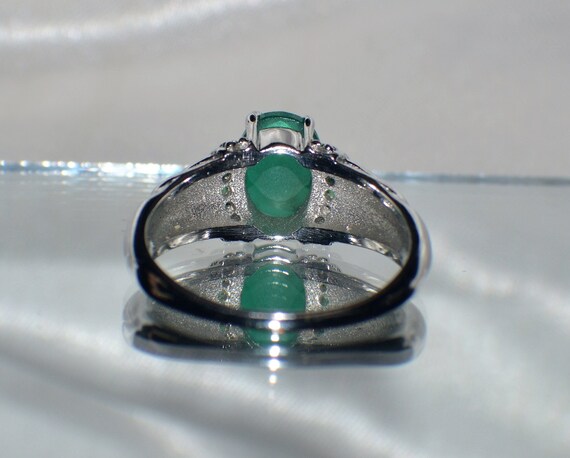 GLAMOROUS 3.64 ct NATURAL GENUINE AFRICAN EMERALD .925 STERLING SILVER RING GLAMOROUS 3.64 ct NATURAL GENUINE AFRICAN EMERALD .925 STERLING SILVER RING