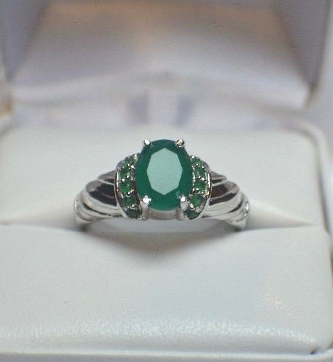 GLAMOROUS  3.64 ct NATURAL GENUINE  AFRICAN EMERALD .925 STERLING  SILVER RING 