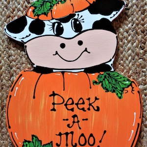 Adorable PEEK-A-MOO Cow Sign Halloween Holiday Fall Autumn Decor Plaque Wood Wooden  Door Hanger