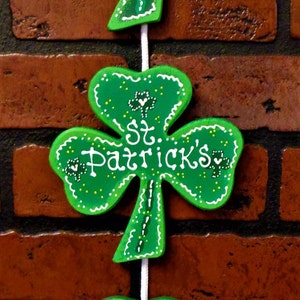 ST PATRICK&#39;S DAY Shamrock Hanger Door Wall Sign Hanging Plaque Irish  Decor Ireland Handcrafted Hand Painted Wood Wooden  Door Hanger