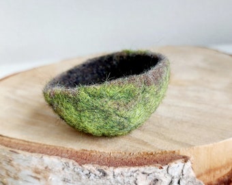 Jewelry dish - eco jewelry holder - gift for her - gift for nature lovers