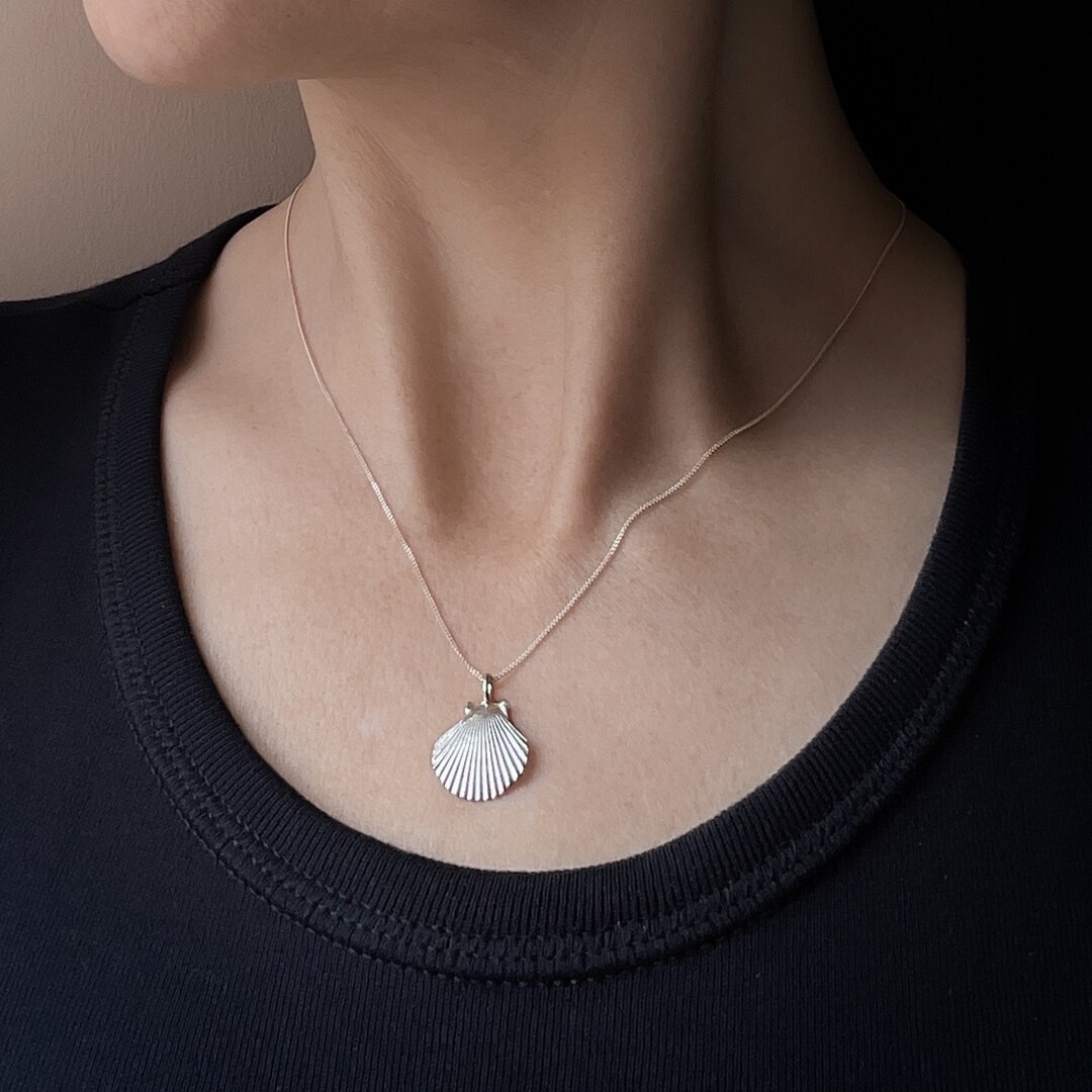 ネックレス・ペンダント Low Tide : 25SS / SHEELL NECKLACE (SILVER) Sterling Silver Shell Pendant | Solid Silver Scallop Shell