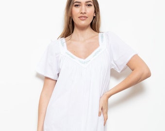 Cottonreal 'Gabby' White Cotton Lawn Short Sleeve Nightdress with Lemon & Blue Daisy Embroidery