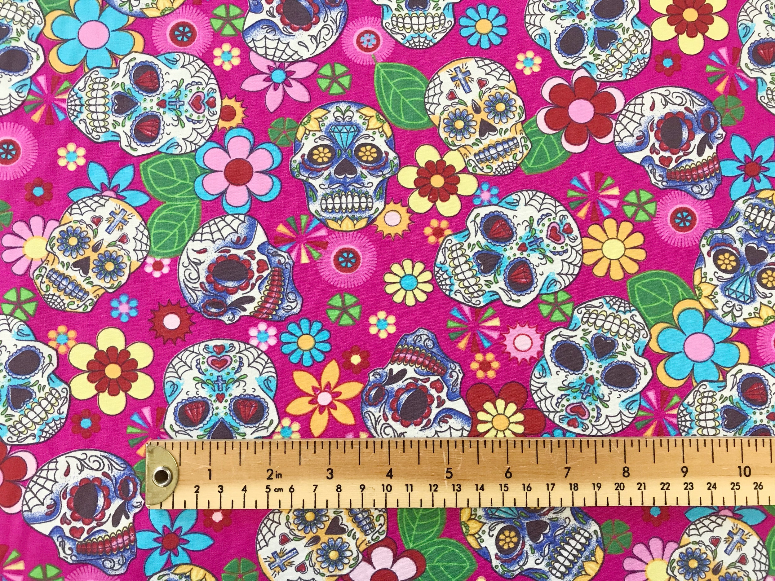 COTTON PRINTS IDEAL FOR ARTS /& CRAFTS PROJECTS