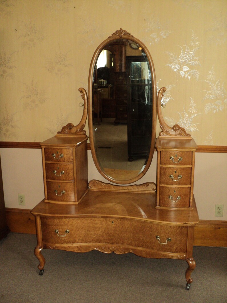 Antique Harlow Style Vanity Dresser Bird S Eye Maple Etsy