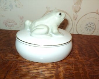 Vintage White Porcelain Frog  Trinket Jewelry Box