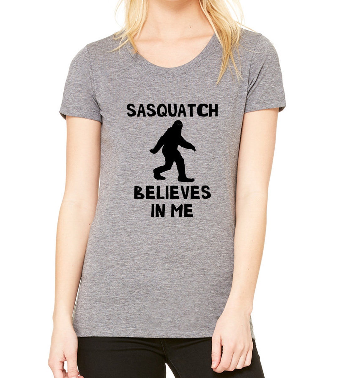 T-shirt Uomo BIGFOOT Believe &ndash; Maglietta Ecologica Sasquatch, Regalo Divertente