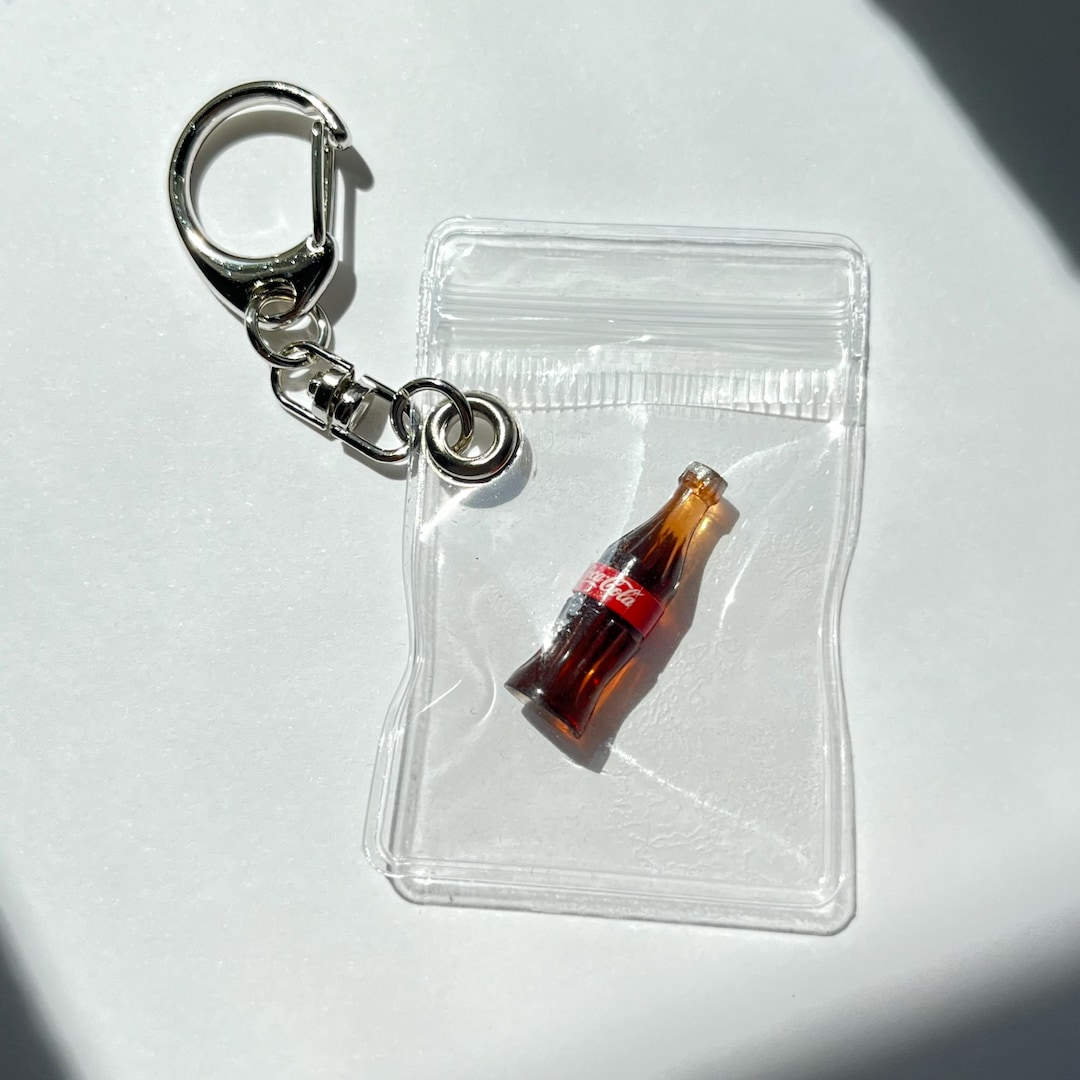 Baggie of Coke Keychain Gag Gift Party Favor Drug Plastic Bag of