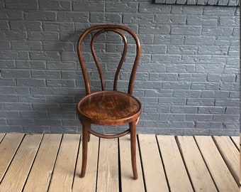 Antique Bentwood Chairs For Sale  . Perhaps The Most Iconic Wooden Dining Chairs In The World, Bentwood Chairs Exudes Classic Elegance.