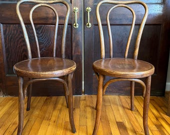 Vintage Refurbished Bentwood Chair: Thonet Design No. 54 in Dark