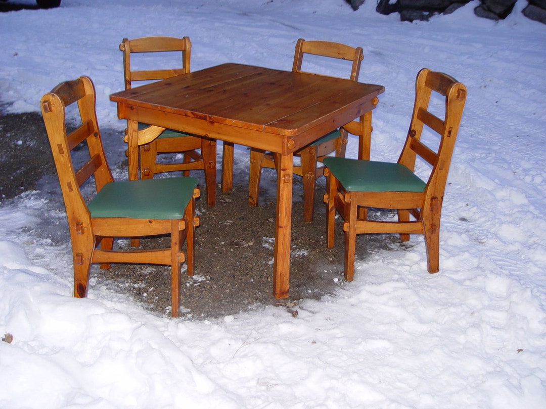 Local Pickup Only or Carrier Habitant Cottage, Cabin Rustic Pine Table