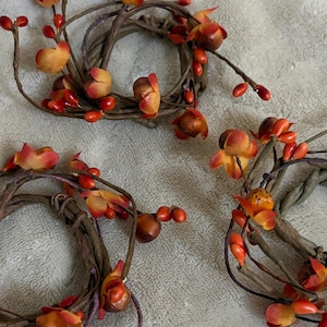 One (1) Orange Fall design Primitive Candle Ring, Pip Berry, Mini Wreath 1.25"
