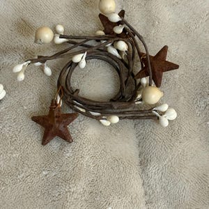 Primitive Candle Ring, Pip Berry, Mini Wreath 1&quot;