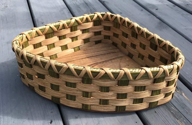 Corner Baskets 9.5LX10WX4.5H Ctry Green Walnut