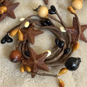 Primitive Candle Ring, Pip Berry, Mini Wreath 1&quot;