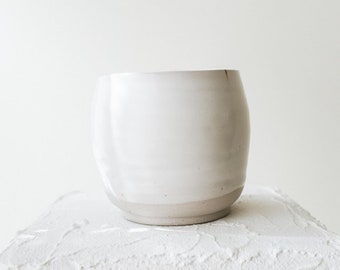 Vintage Rounded White Tumbler