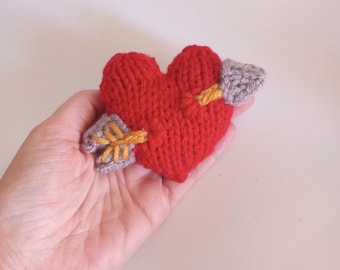 Mini Heart with Arrow Knitted Stuffed Ornament - Valentine Ornament - Heart Ornament - Valentine's Day Gift - Christmas Gift - Cupid Heart