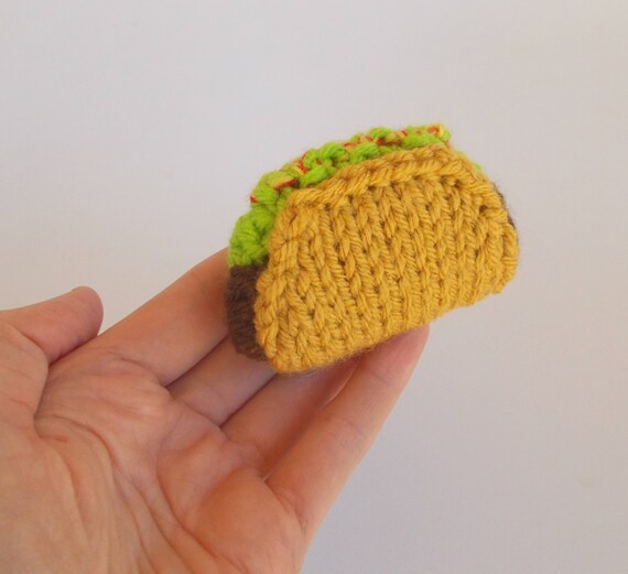 Miniature Taco Knitted Soft Ornament - Mexican Decoration - Southwest Decor - Food Ornament - Mexican Gift Idea - Fiesta Party Favor