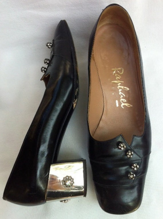 Vintage Raphael size 6 shoes w/ jeweled gold chun… - image 1