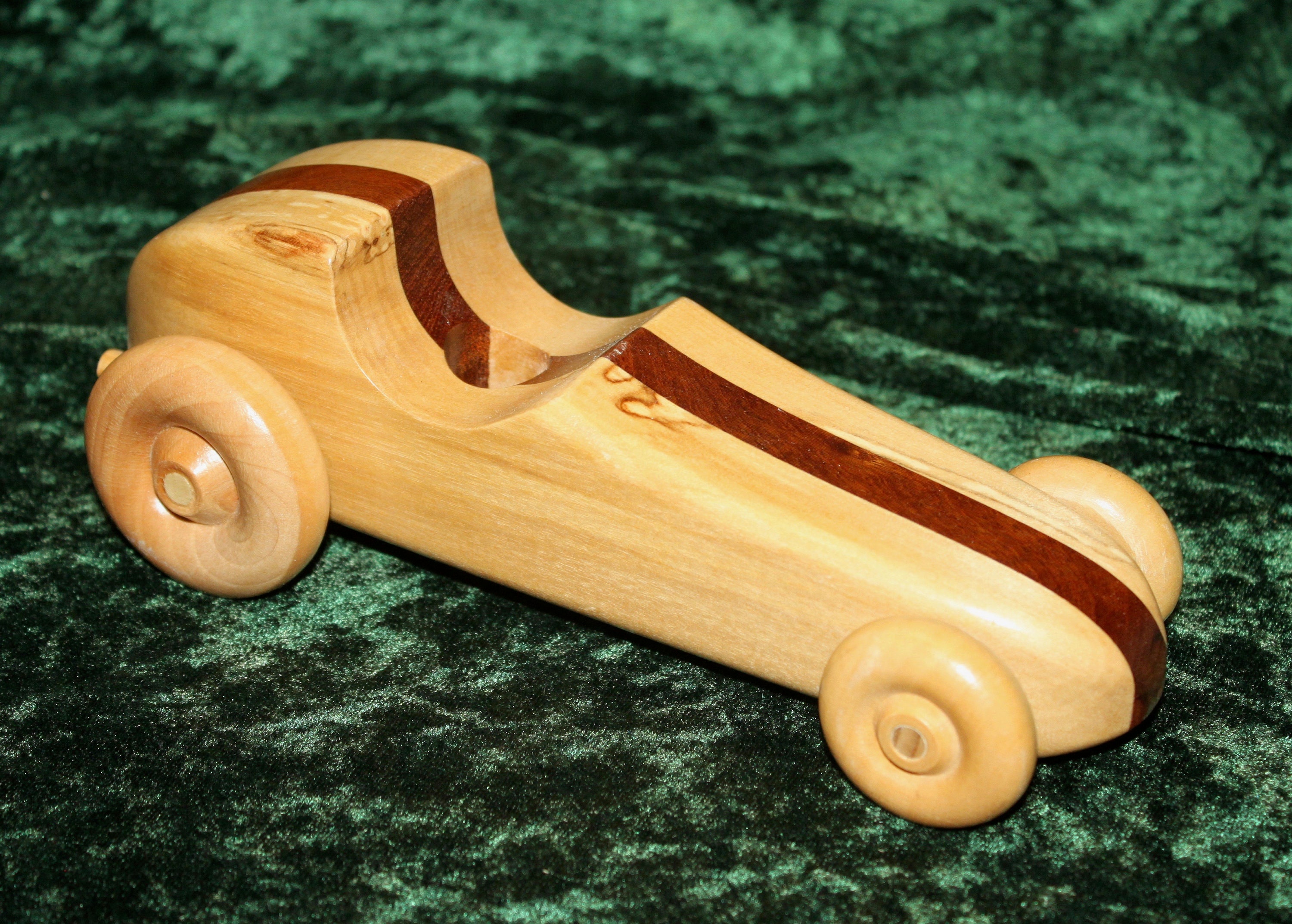 Pre-cut Supercuda Kit Pinewood Derby Car Includes Body, Weight