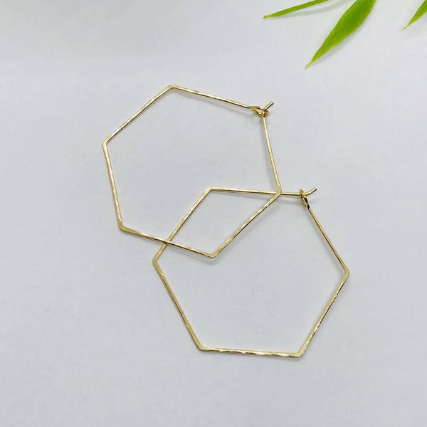 Hammered gold hexagon hoop (XS-XXL)