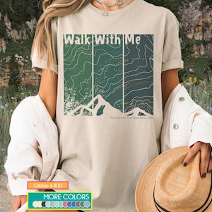 Walk With Me-T-shirt, LDS-jeugdthema 2026, meisjeskamp, jeugdconferentie, jongemannenkamp, avontuur, scouts, aangepaste tekstopties