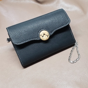 Compacto ligero práctico exclusivo Mini-bolso en cuero negro asa larga tarjetero artesano Quebec cosido a mano Canada