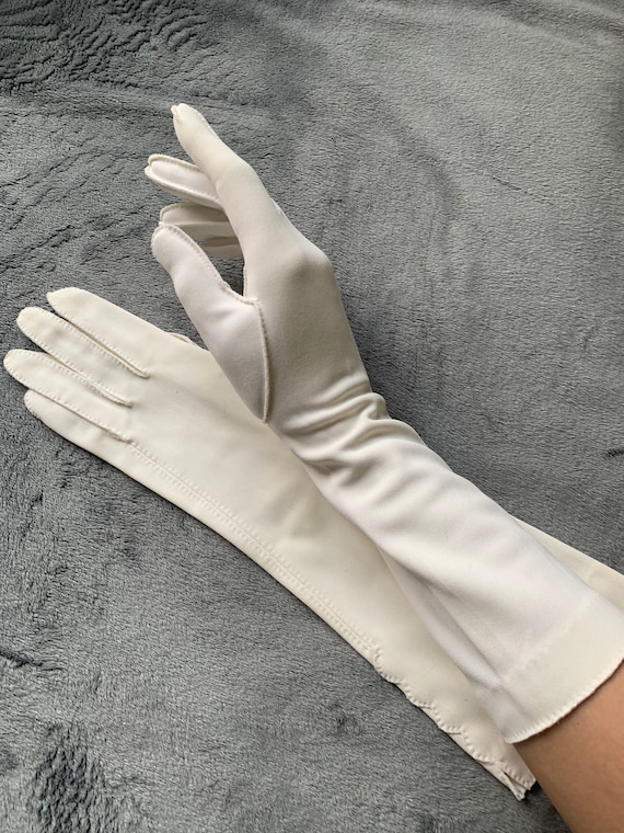 1960s Scalloped Nylon Mid-length Gloves Size 7 Ma… - image 1