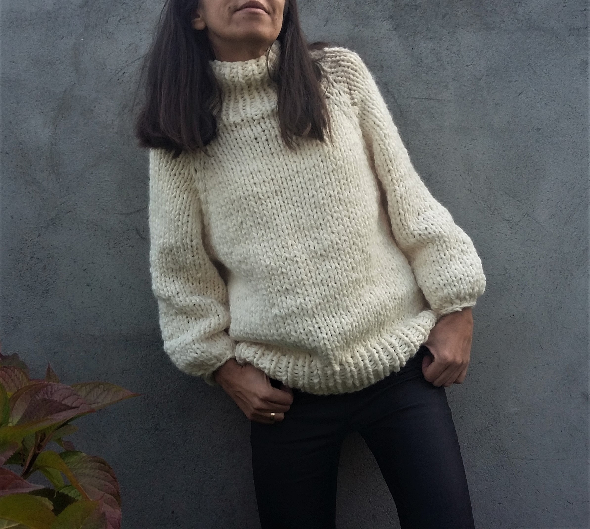 Knitted Sweater Ivory Cropped Sweater 