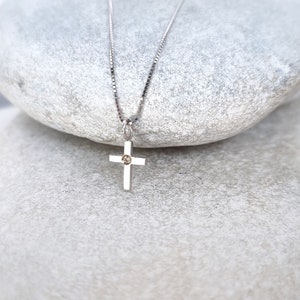 14K White Solid Gold Diamond Cross Chain Pendant. Minimalist Christian Necklace. Classy Women Cross Casual Charm Necklace. 0,01ct Diamond.