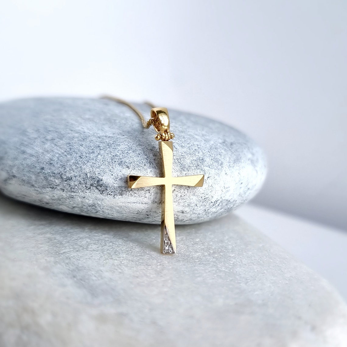 14k Yellow Gold Bar Style Cross Pendant main image 1