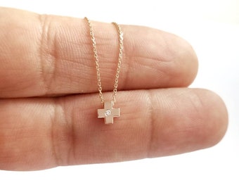 18-Inch Hamilton Gold Plated Necklace with 6mm Light Amethyst Birthstone Beads and Gold Filled Crucifix Charm. 18-Inch Hamilton Gold Plated Necklace with 6mm Light Amethyst Birthstone Beads and Gold Filled Crucifix Charm.