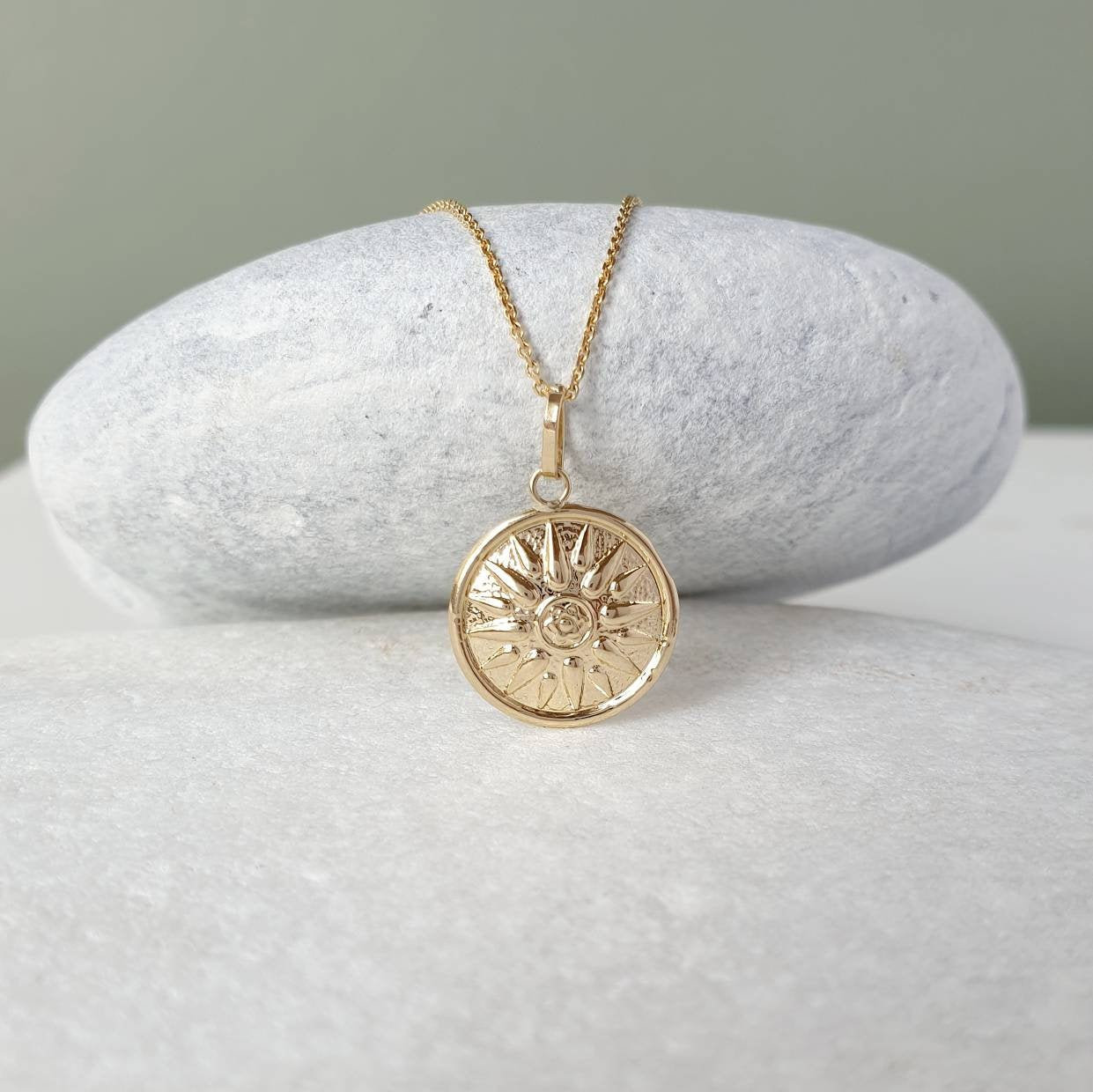 14K Gold Greek Macedonian Vergina Sun 