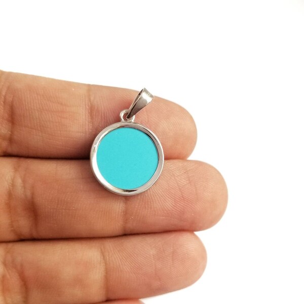 925  Sterling Silver Turquoise Round Pendant Necklace. Vintage Retro Pendant.