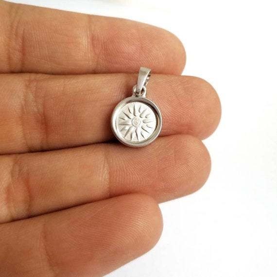 925 Silver Greek Macedonian Vergina Sun Star Greek Athenian Coin Medallion  Pendant Necklace. 925 Sterling Silver. Greek Macedonian Symbol. -   Portugal