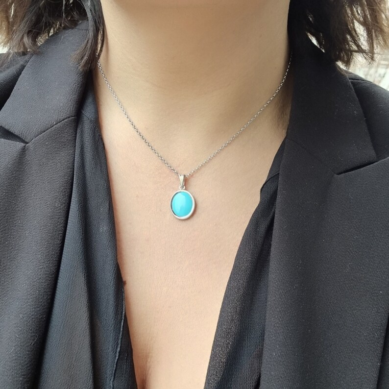 Vintage Retro Pendant. 925 Sterling Silver Turquoise Oval Pendant Necklace