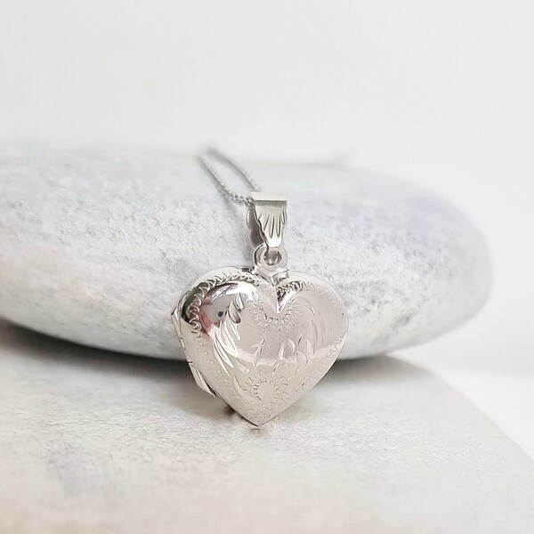 925 Sterling Silver Heart Love Picture Locket Necklace. Heart Retro Vintage Necklace Photo Case. Heart Silver Charm.