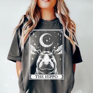 Chemise hippopotame, chemise de cartes de tarot, chemise hippopotame lune d'Halloween, cadeau drôle d'hippopotame, cadeaux pour les amoureux des animaux de safari, chemise couleurs confort