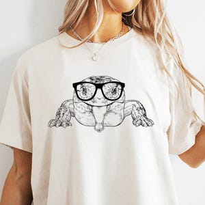 Blue Tongue Skink Shirt, Blue Tongued Lizard Sweatshirt, Skink Lover Gift, Funny Reptile Animal Lover Gift, Blue Tongue Skink Mom Tshirt