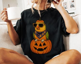 Retro Green Cheek Conure Halloween Shirt, Spooky Pumpkin Parrot Comfort Colors Tshirt, Funny Bird Lover Gift