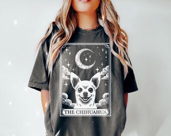 Camiseta de chihuahua, camiseta de cartas del tarot, camiseta de luna de Halloween con perro chihuahua, regalos divertidos para amantes de los chihuahuas, camiseta Comfort Colors, regalo para mamás chihuahuas