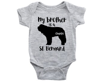 Mi hermano es un traje de bebé de San Bernardo, camisa de bebé divertido San Bernardo perro bebé niña regalo, bebé niño ropa, personalizado bebé ducha regalo